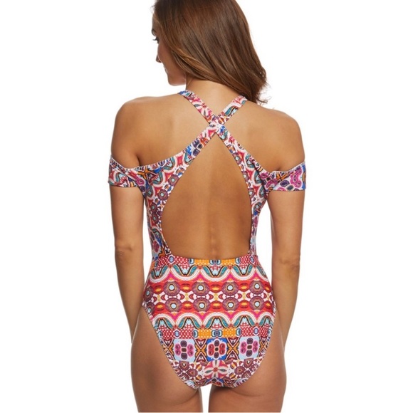 Beautiful Colors KENNETH COLE REACTION Sz L Bathing Suit - Picture 2 of 14